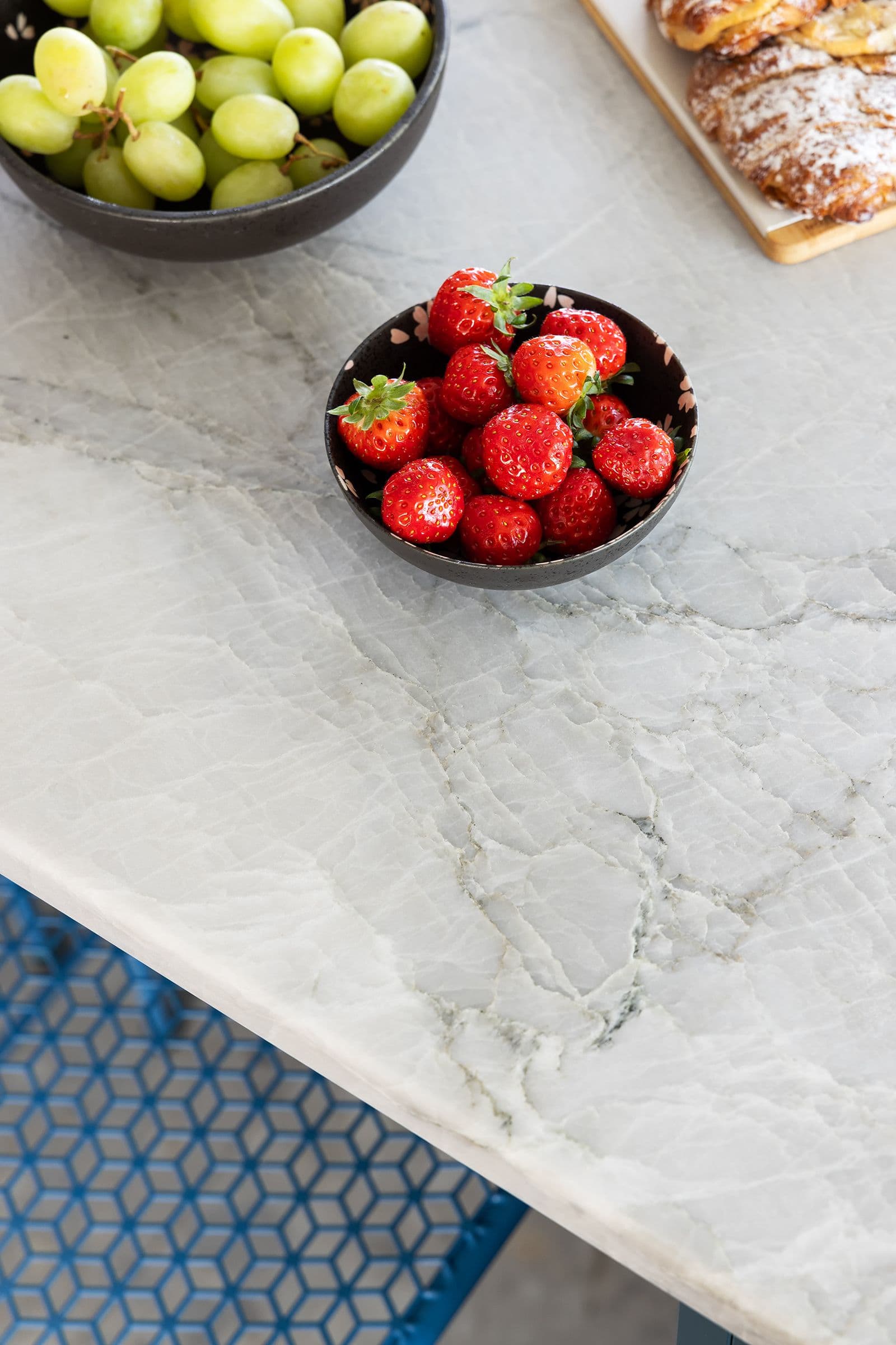Veined quartz island top, the Navy Kitchen