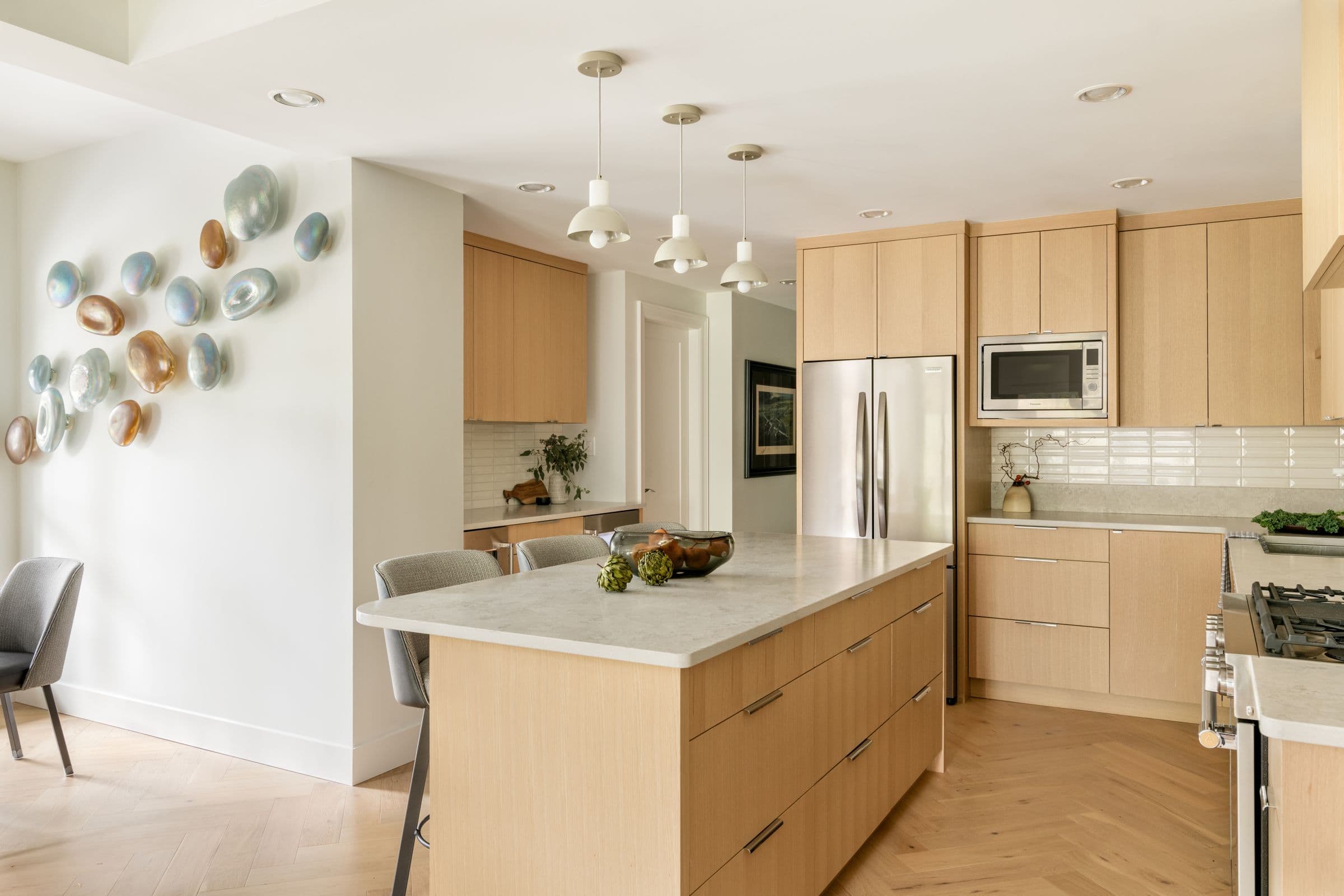 White-oak kitchen with island, the White-Oak Home